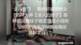 颜值不错的妞妞身材很好大骚奶子，性感的纹身一个人在家全裸逼里夹着AV棒自慰呻吟，表情好骚不要错过