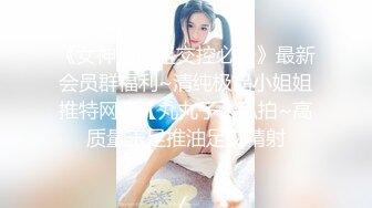  监控破解小伙酒店开房操漂亮的黑丝小女友准备了多套服装连干几炮