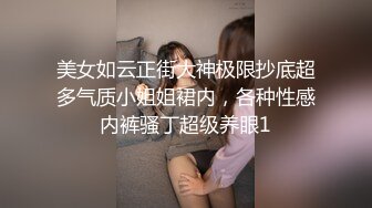 短发少妇露脸发骚，身材不错有点小才艺，揉奶玩逼道具抽插，跪在地上给狼友叫爸爸，学狗叫还给狼友磕头呢