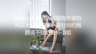   满背纹身萌萌哒双马尾美妞，无聊和炮友来一炮，特写深喉吸吮很卖力，主动上位骑乘