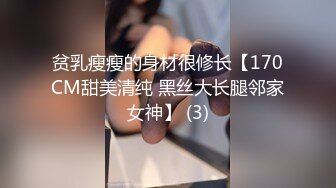 两个轻熟女的激情4P，一起给大哥舔鸡巴舔乳头，被两个大哥各种抽插爆草，多体位蹂躏玩奶玩逼，无套抽插内射