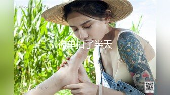 网红脸丰乳翘臀肥逼妹子性感吊带丝袜道具自慰，揉捏奶子手指夹起逼逼，掰穴特写假屌深插，声音嗲嗲呻吟娇喘诱人