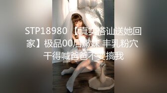 大神旅游景区一路走一路抄底众多的美女少妇眼界大开 (21)