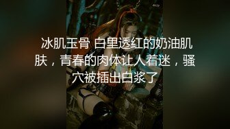 给哥哥穿着牛仔裤吹