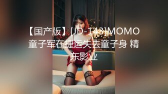 校园霸凌可怜胖妹被男女同学强迫脱光衣服喝马桶水,喝的恶心吐了一地还强迫她吃掉