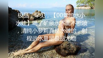 真实良家小少妇露脸激情大秀直播诱惑狼友，在狼友的指挥下漏出骚奶子自慰逼逼，特写展示骚遍家里每一间屋子