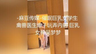 商场公共女厕正面全景偸拍大量女顾客内急大小便各种蹲姿有几个妞挺漂亮的1