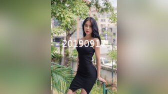 ⚫️⚫️⚫️固定全景脸逼同框，服装城女厕偸拍多位少女少妇方便，红衣皮靴女蹲下后穴门大开属实有点想入非非了2